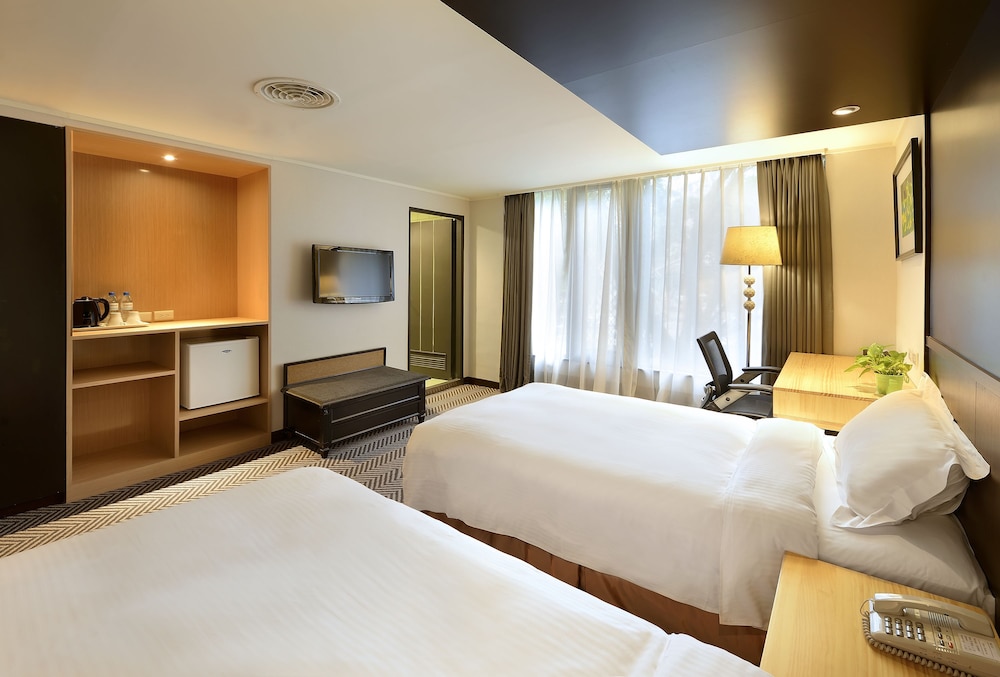 Green Garden Apartments - A