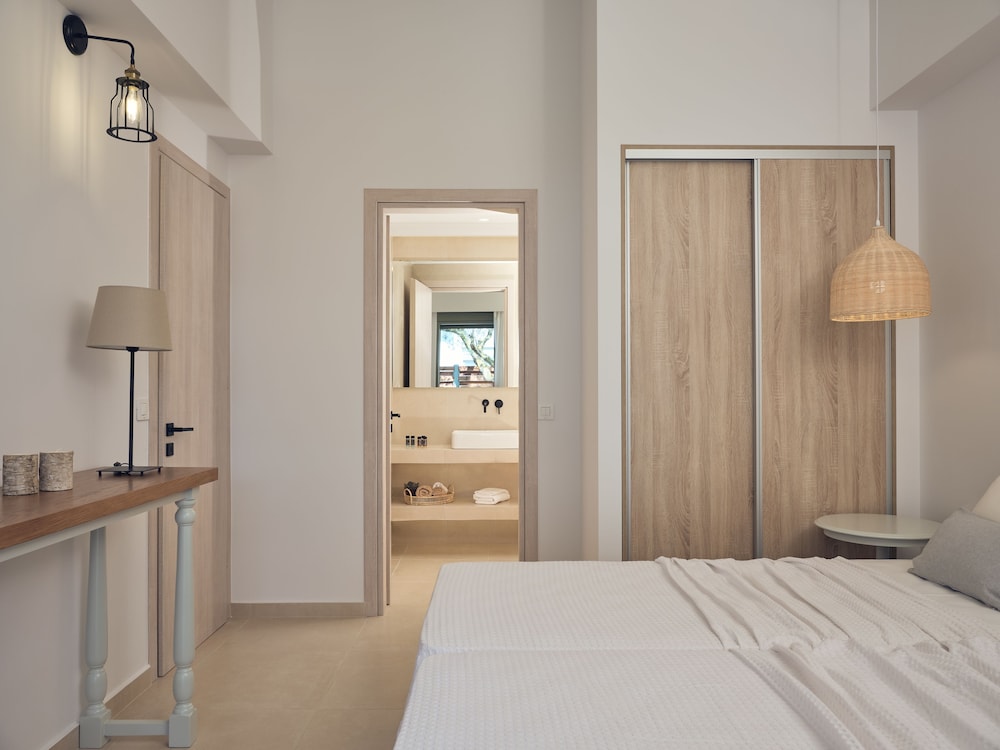 Gerakas Luxury Villas view 2