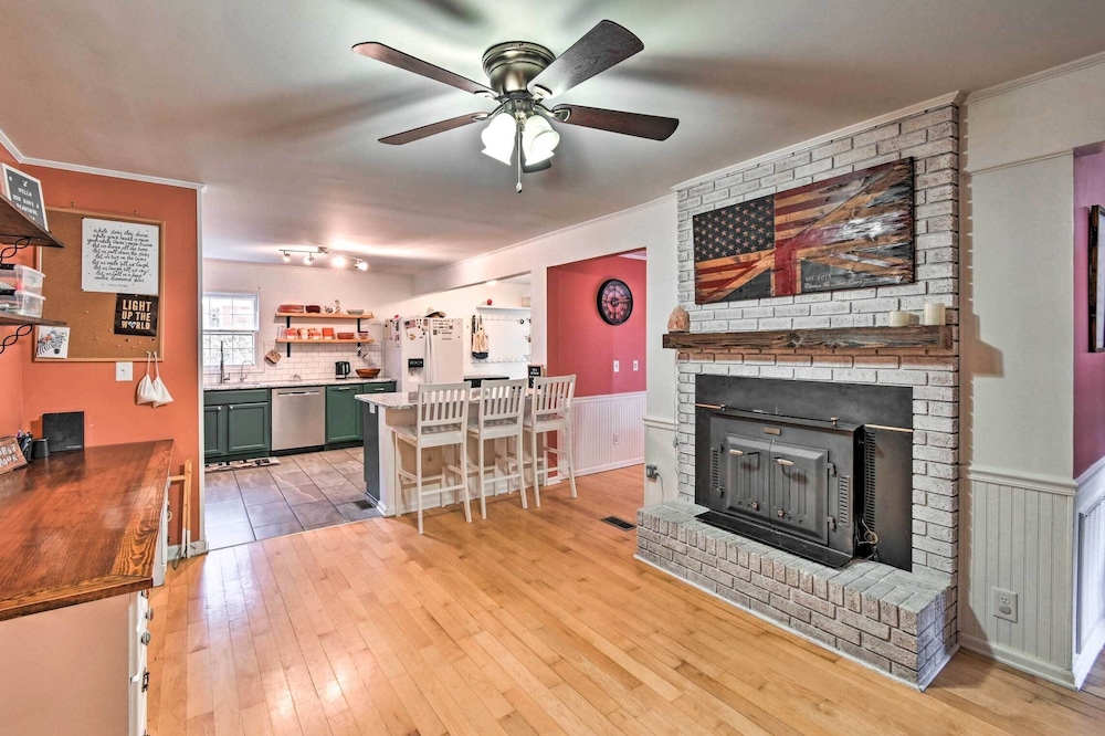 Aberdeen Family Home w/ Fire Pit & Deck