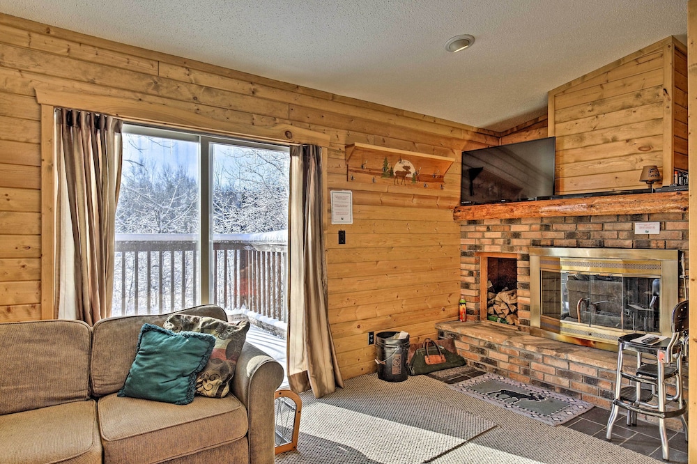 Black River Retreat: 3 Mi. to Powderhorn Mountain!
