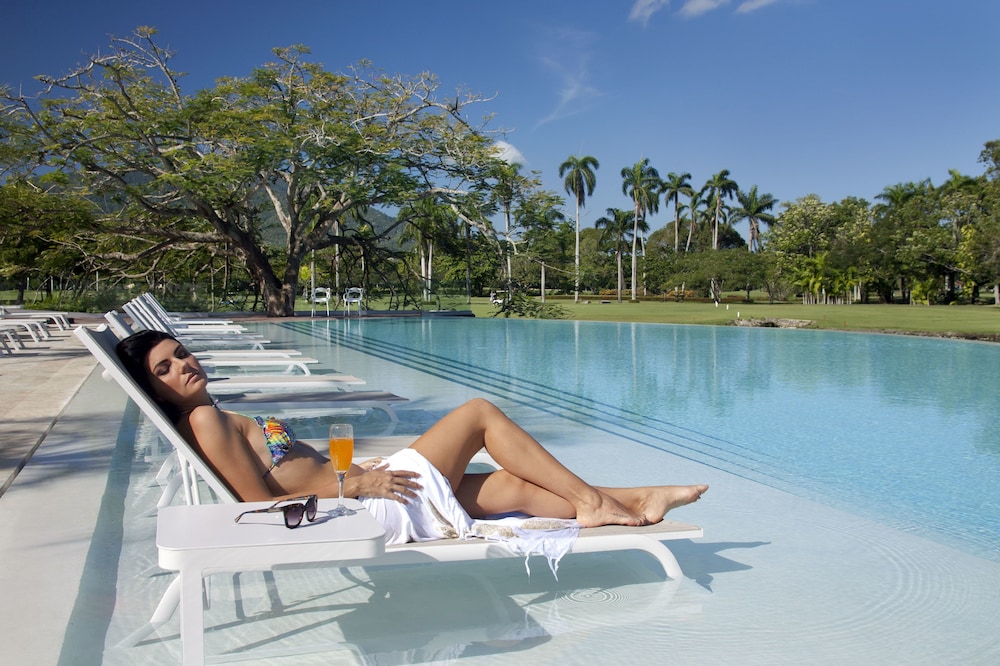 VH Atmosphere - Adults Only - Property Image 14