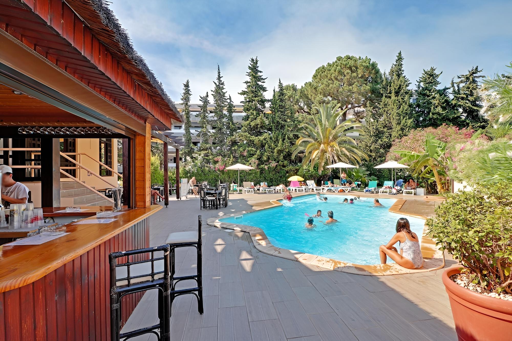 Albufeira Typical With Pool by Homing photo 1