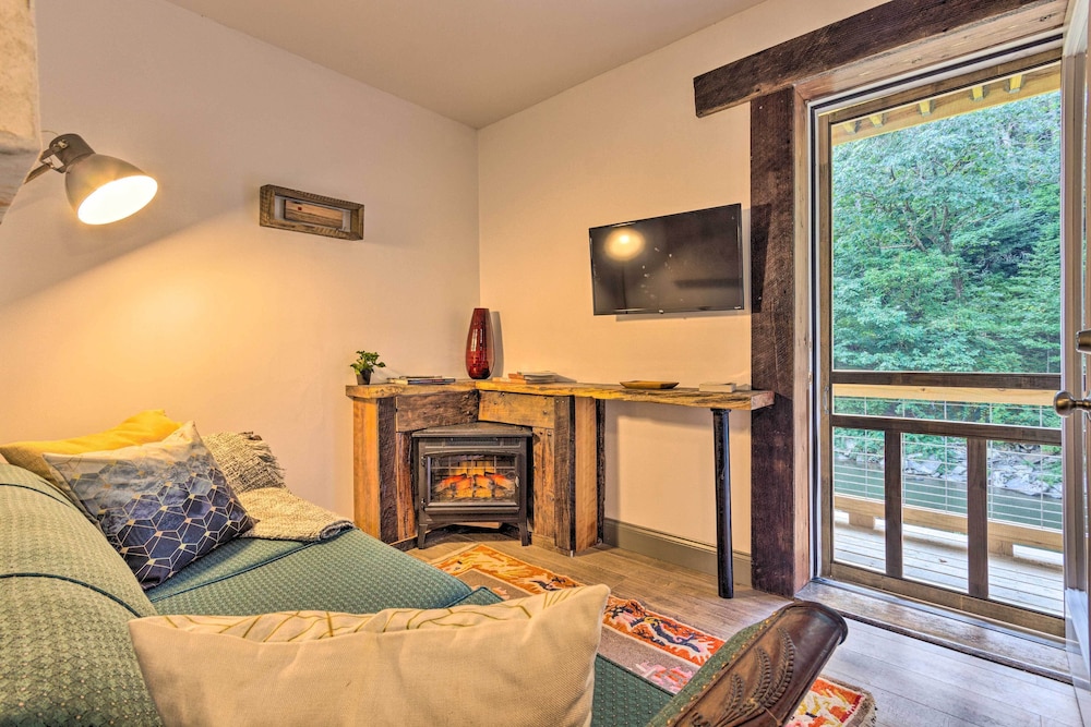 Renovated Burnsville Retreat w/ Deck + River Views