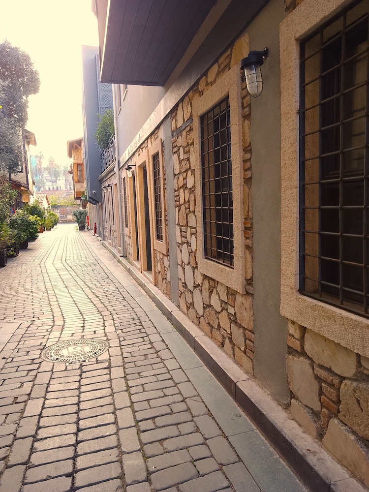 Charming Studio Flat near Hadrian’s Gate -EMPEROR