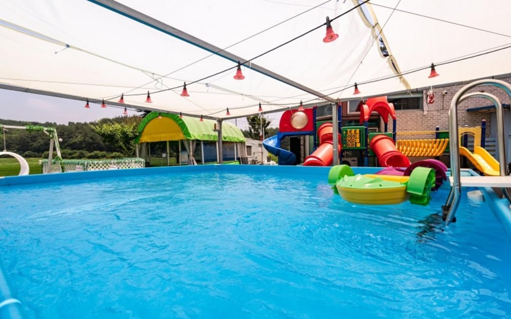 Taean La Luna Pool Villa