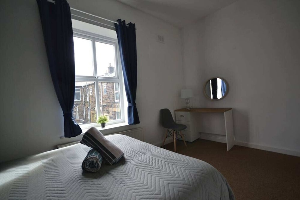 Glossop Retreat 1 King,2 Dbl Cottage
