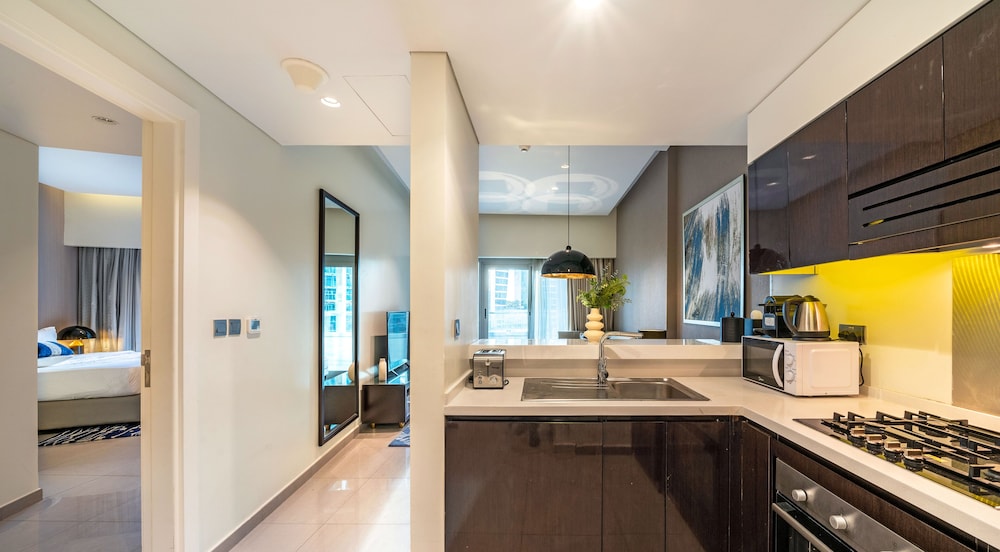 1 BR Apt walking distance to Dubai Mall