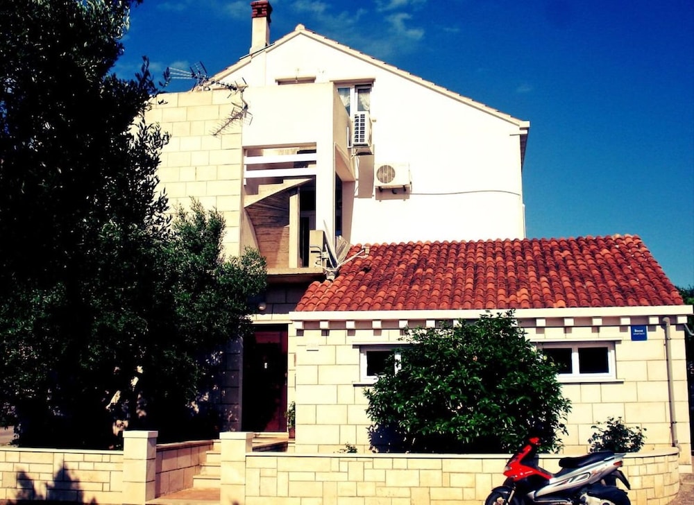 Photo 7
