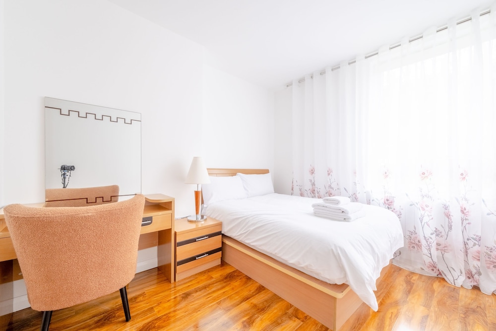 Spacious & Central 4BD Flat - Angel