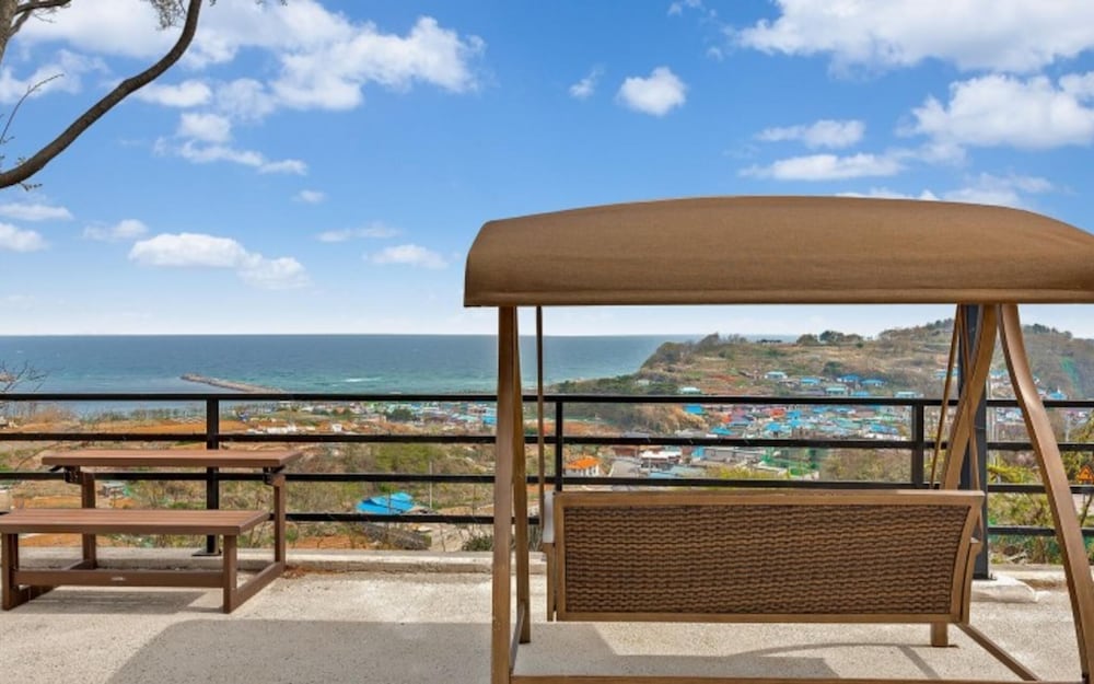 Uljin Beatrice Pool Villa