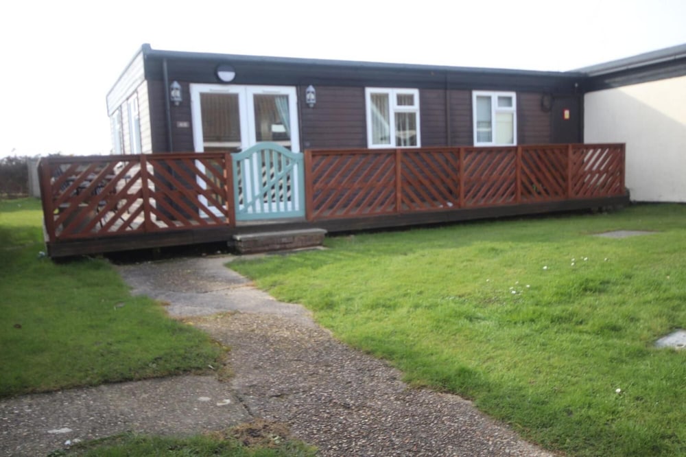 41B Medmerry Park 2 Bedroom Chalet