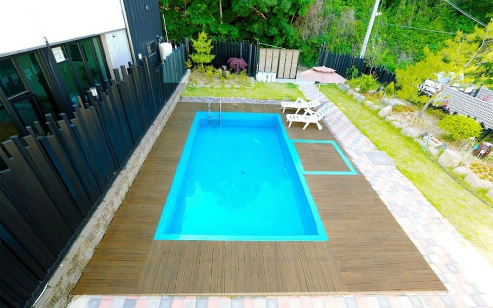 Cheongju Cheongnamdae Pool Villa