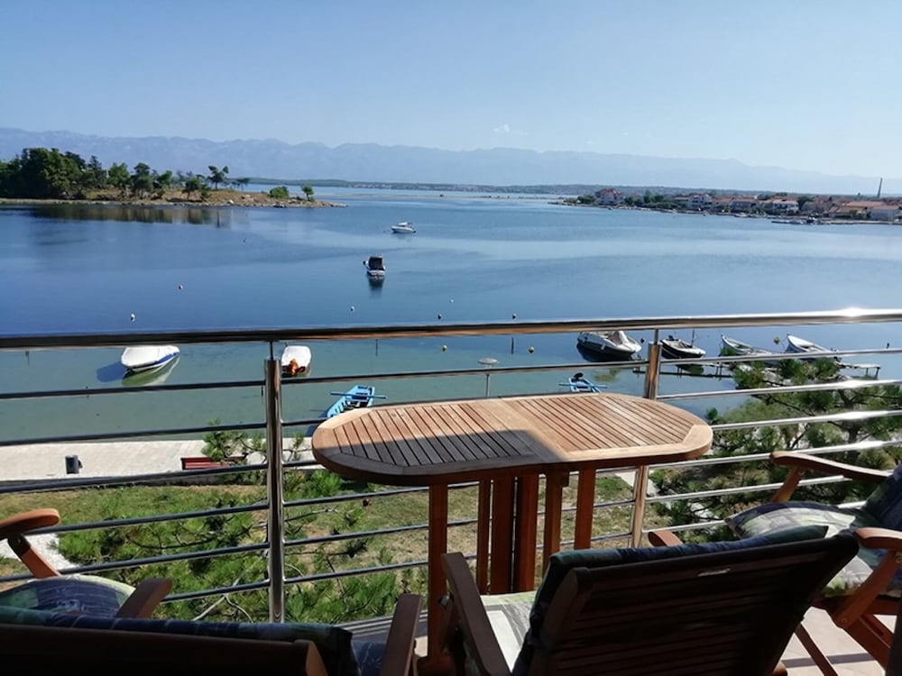 Ljilja - 10m From the sea With Parking - A3 photo 1
