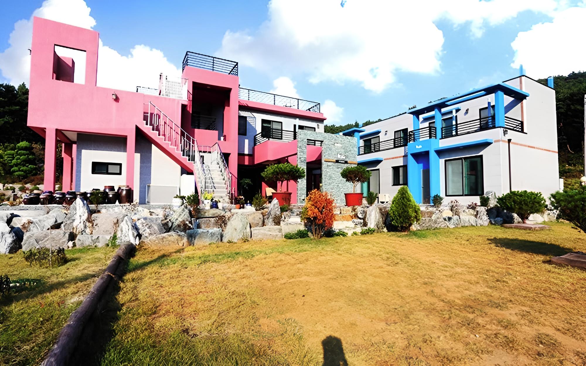 Taean JK House Pension