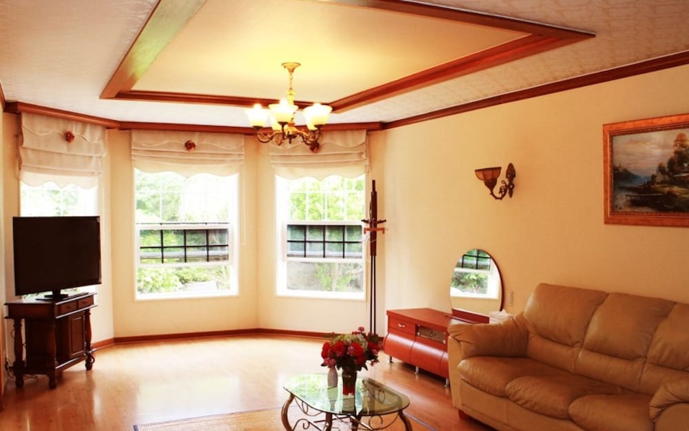 Jeju Cheongsanuinoeul Pension