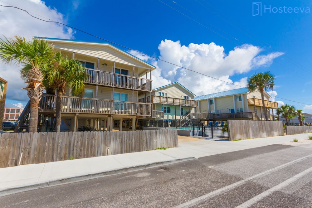 Gulf View Condos by Hosteeva