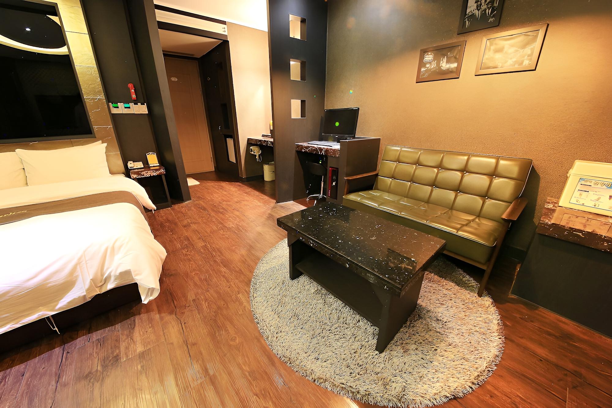 Hwagok Carlton Hotel