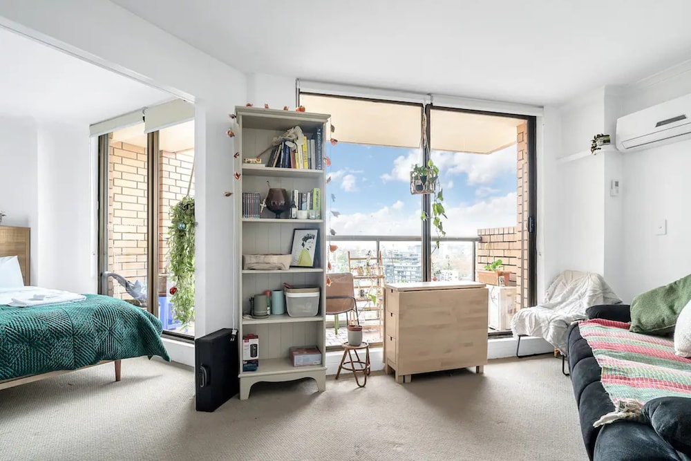 Central & Cosy 1BR Overlooking the City