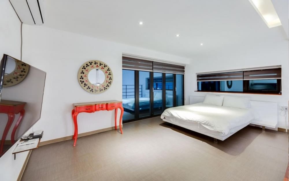 Uljin Beatrice Pool Villa