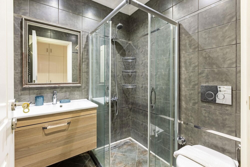 Missafir Excellent Flat With Backyard in Nisantasi