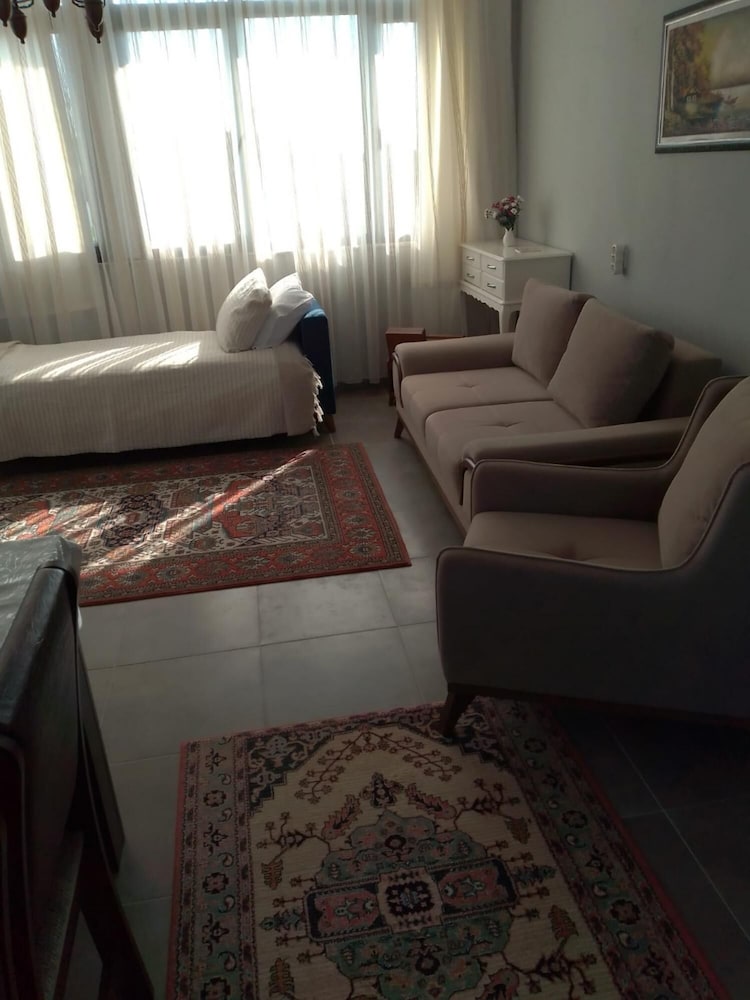 Flat Close to Sea With Balcony in Seferihisar