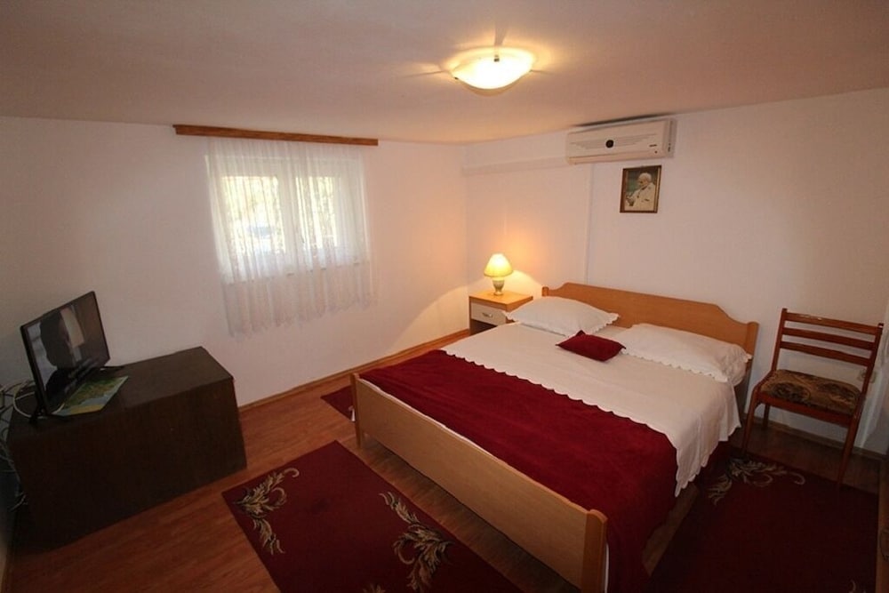 Anna - Great Location & Family Friendly - A3 view 4