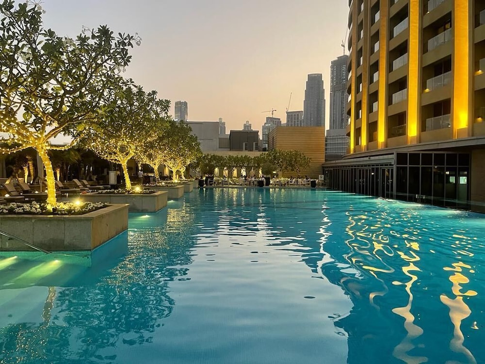 Lux BnB Address Dubai Mall Skyline Views