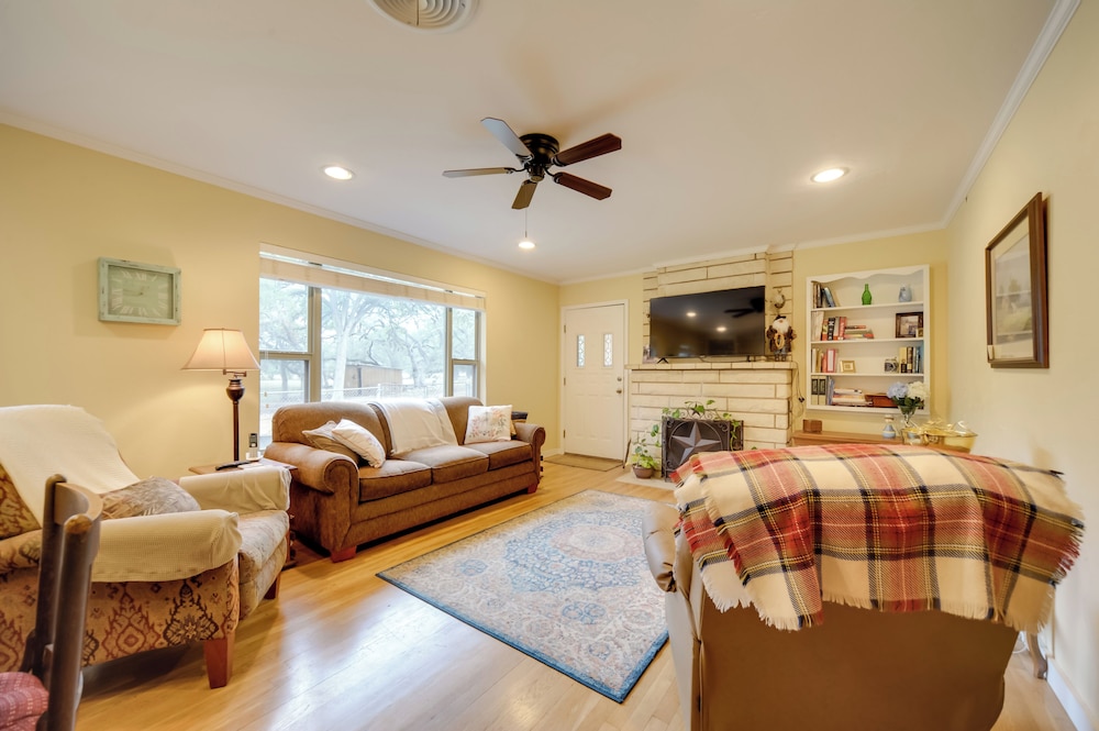 Serene, Country Retreat ~ 12 Mi to Main St!