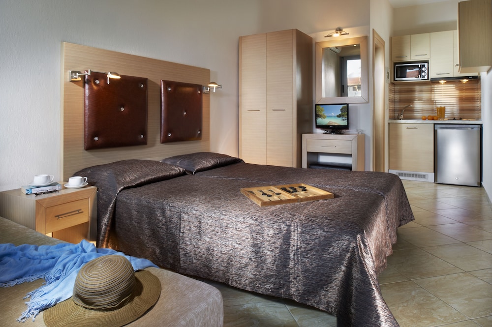 4 you Hotel photo 3