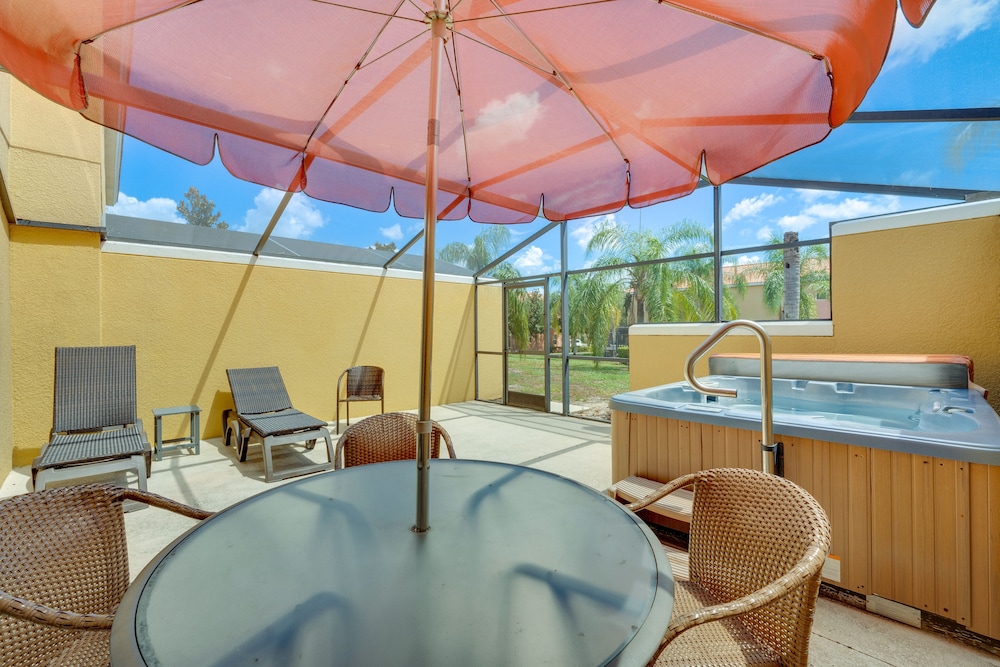 Kissimmee Rental w/ Hot Tub: 5 Mi to Disney World!