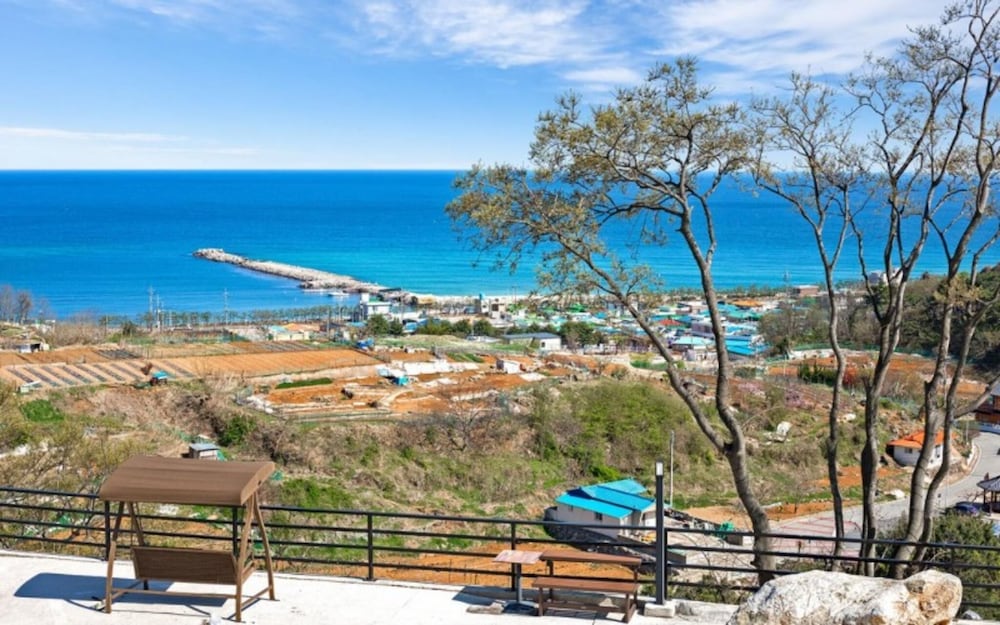 Uljin Beatrice Pool Villa