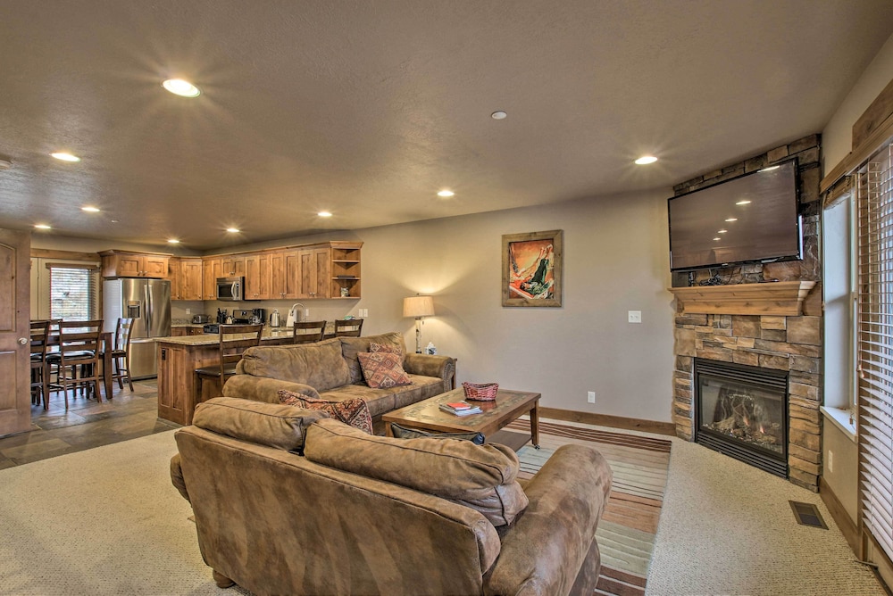 Chic Eden Condo w/ Balcony & Updated Interior