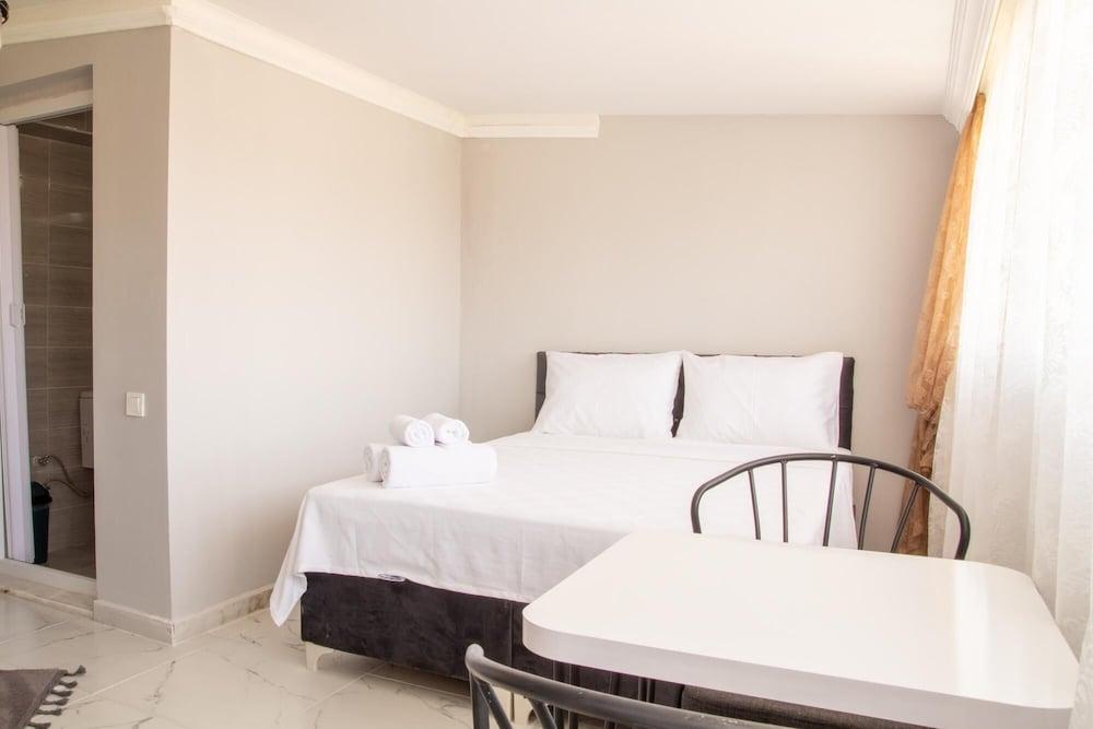 Fully Furnished Studio Flat Near Seashore in Urla view 5