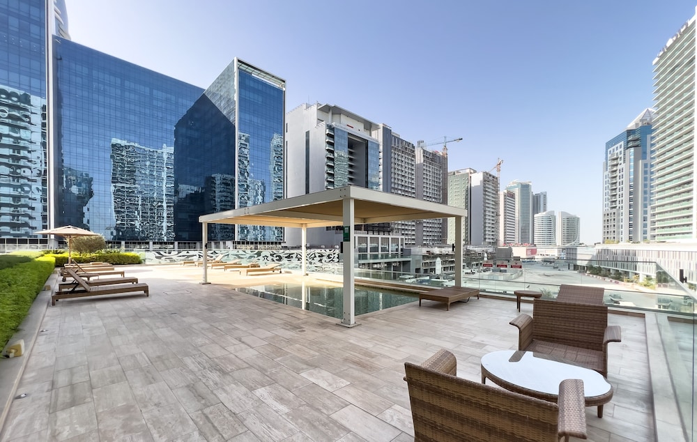 1 BR Apt walking distance to Dubai Mall