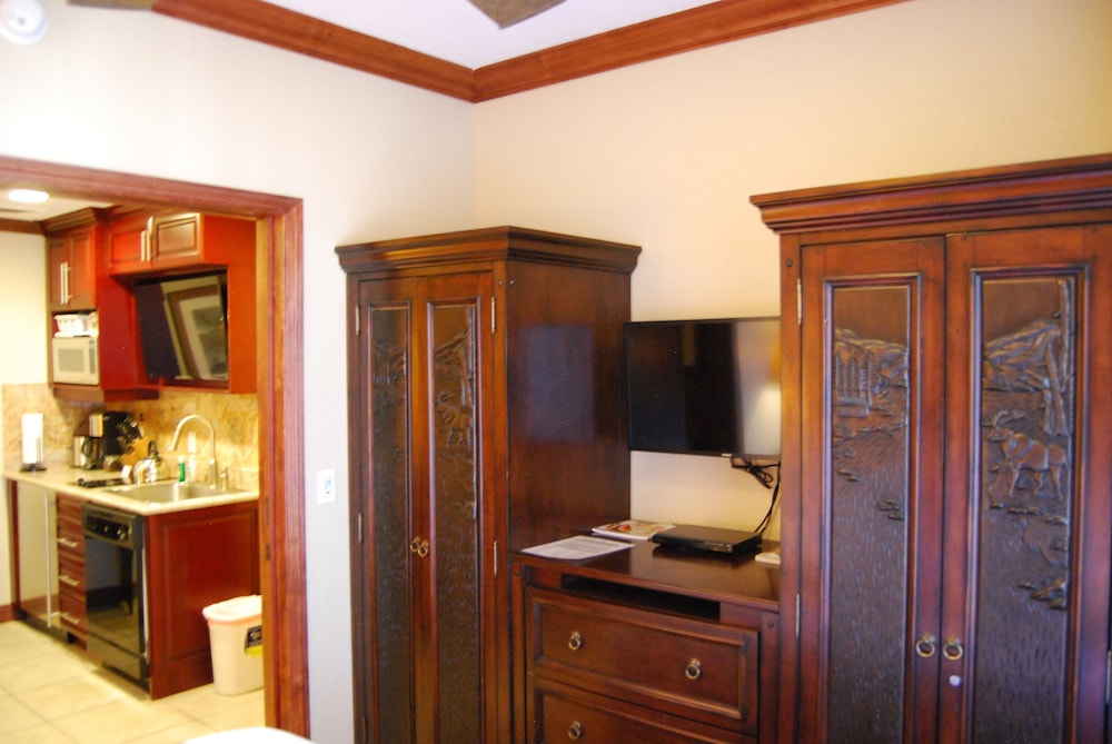 White Pines Studio at Westgate - Pioneer