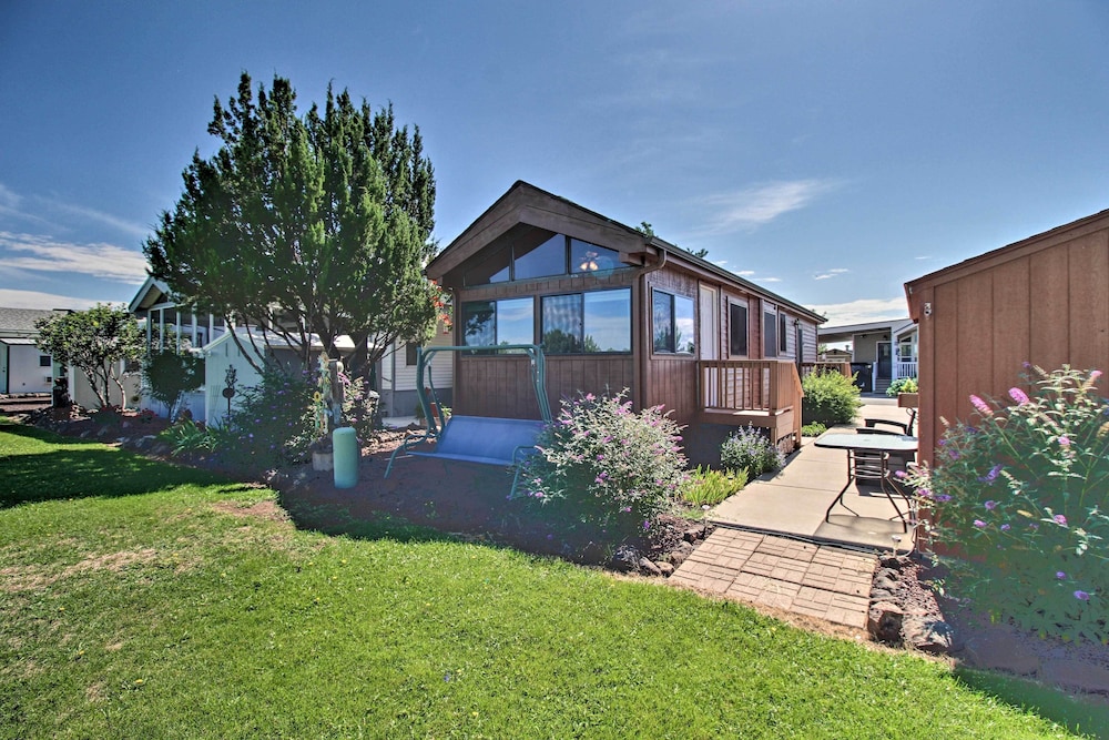 Relaxing Abode in Show Low: Quiet, 55 + Community!