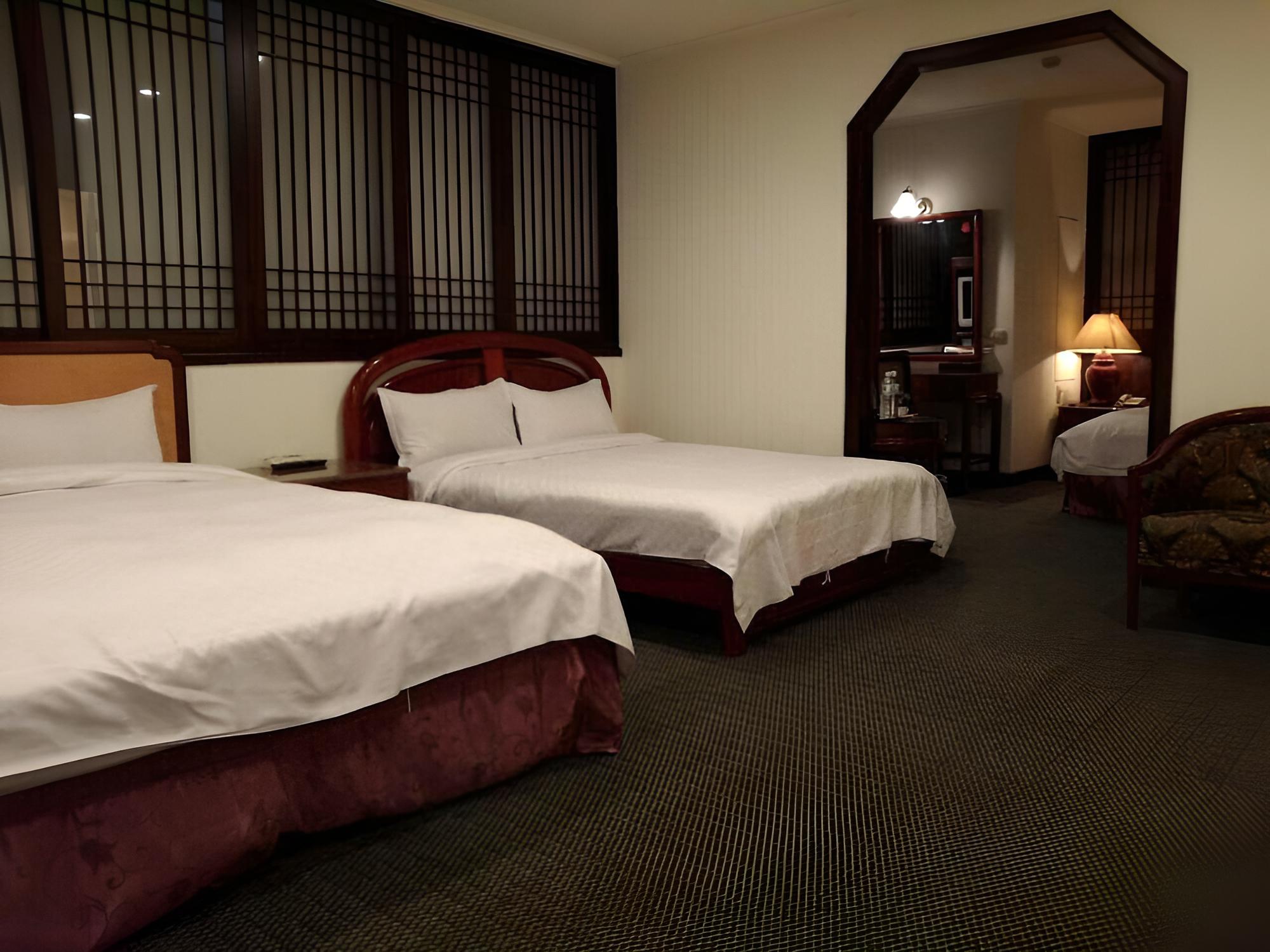 Moon Light Hotel