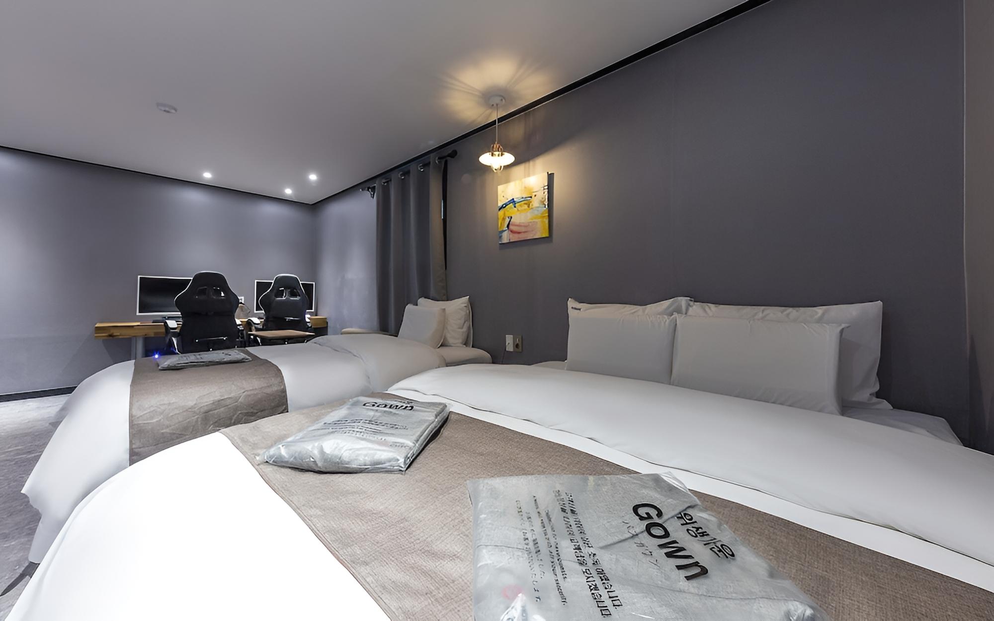 Cheonan Hotel Check-in