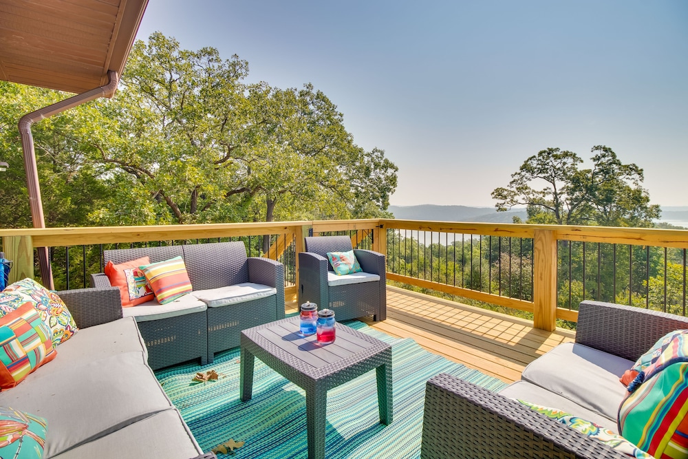 Mountain Home Retreat w/ Balcony & Lake Views!