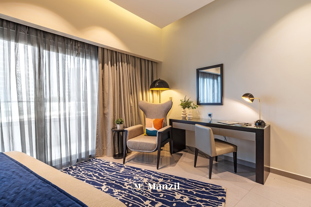 1 BR Apt walking distance to Dubai Mall