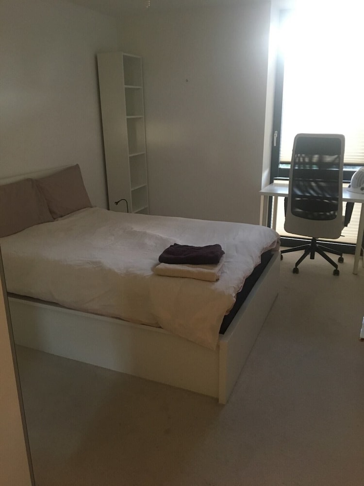 Bright & Modern 1 Bedroom Flat in Shepherds Bush — London