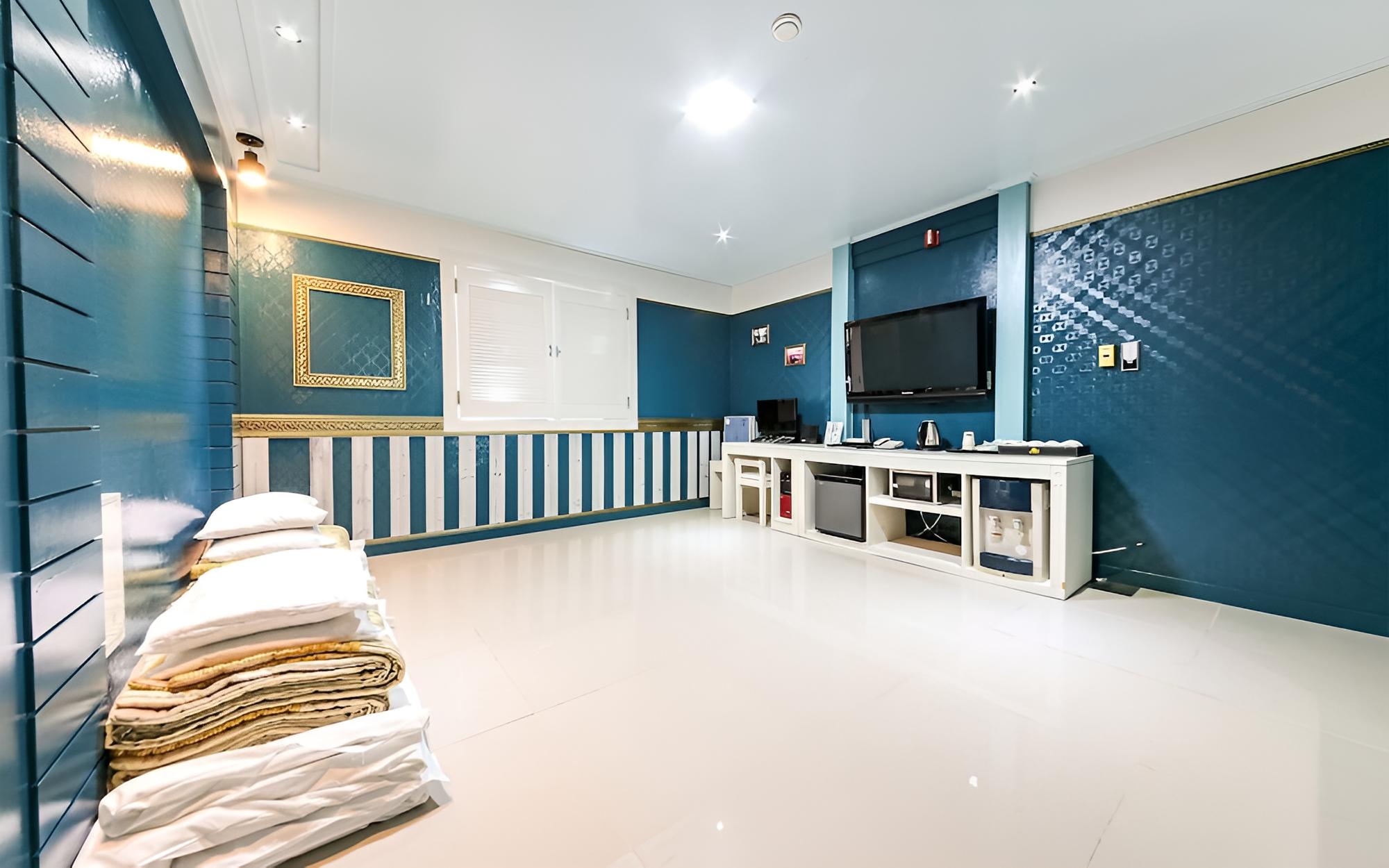 Gunsan Island Hotel