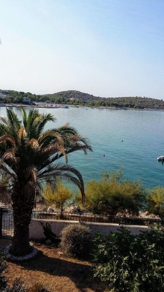 Lidi - by the sea - A2-kat view 5