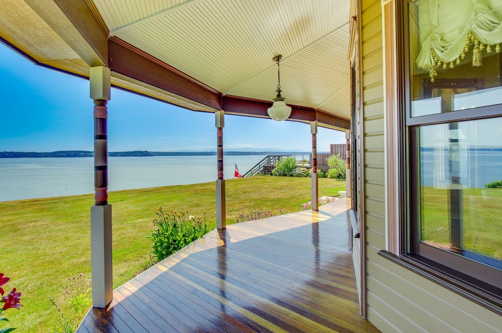 Bayfront Tulalip Vacation Rental w/ Beach Access!