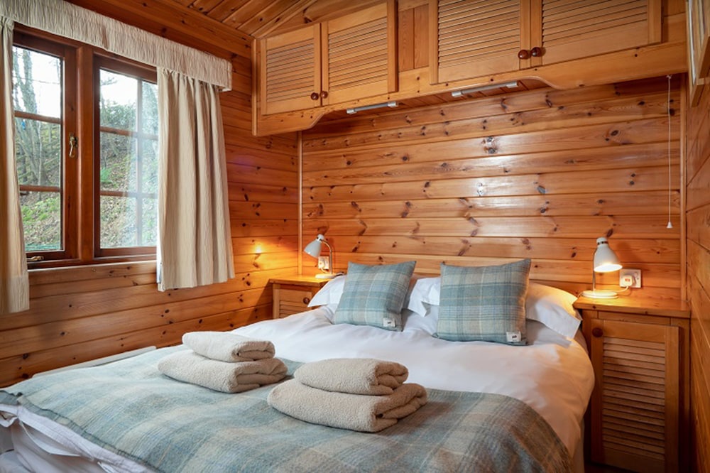 Twa Hoots Lodge view 2
