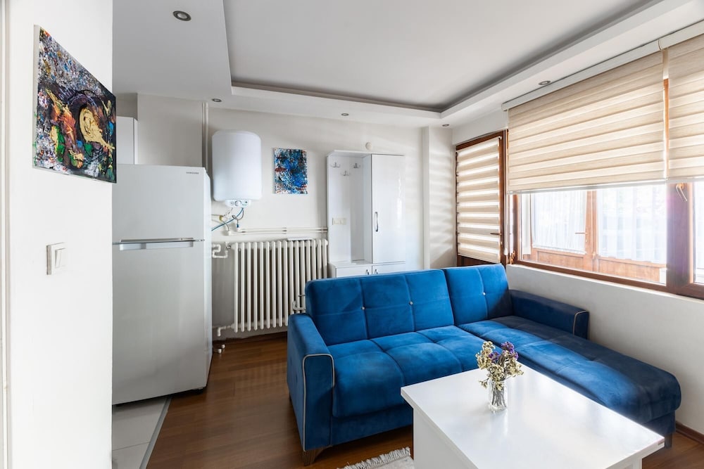 Convenient Flat 15 min to Bagdat Avenue