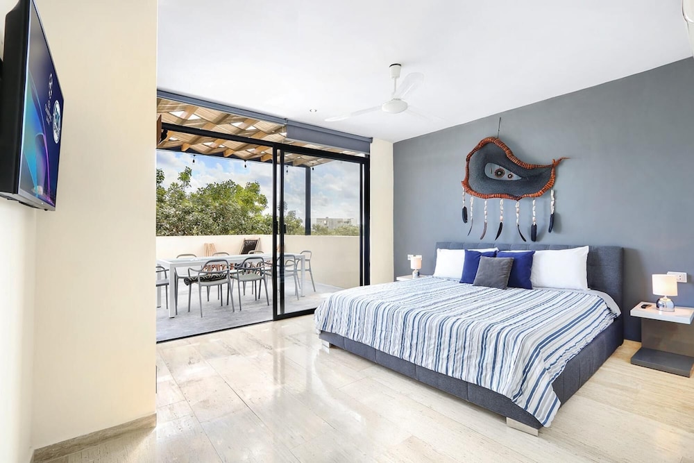 3BR Penthouse Private Plunge Pool Spacious Rooftop Sleeps 9