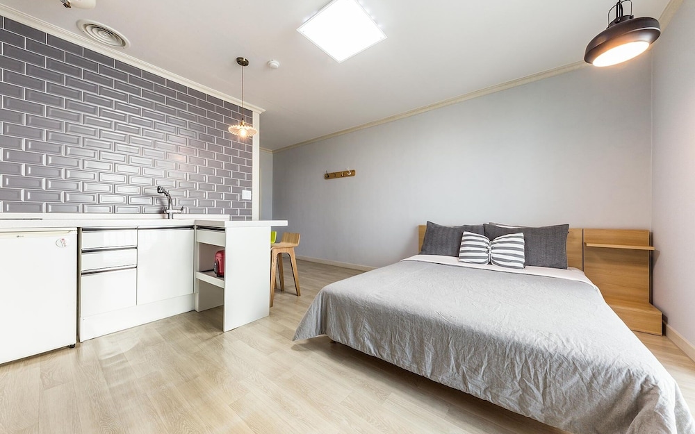 Goseong Natural House