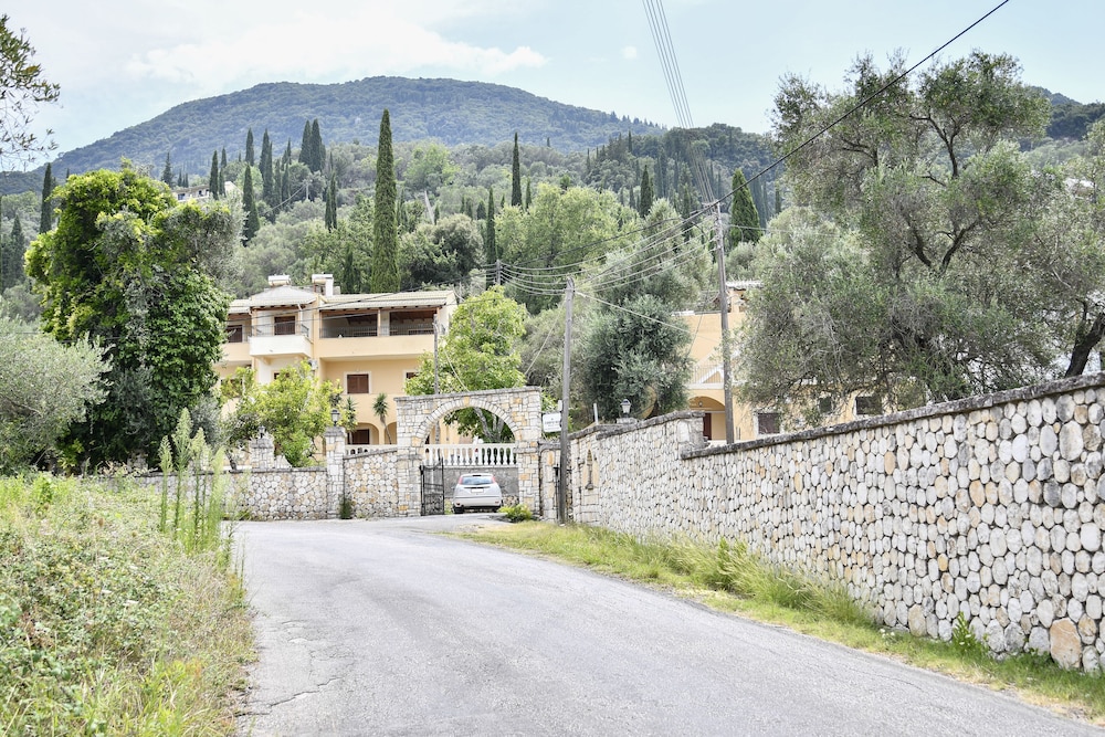 Corfu Room Apartments photo 2