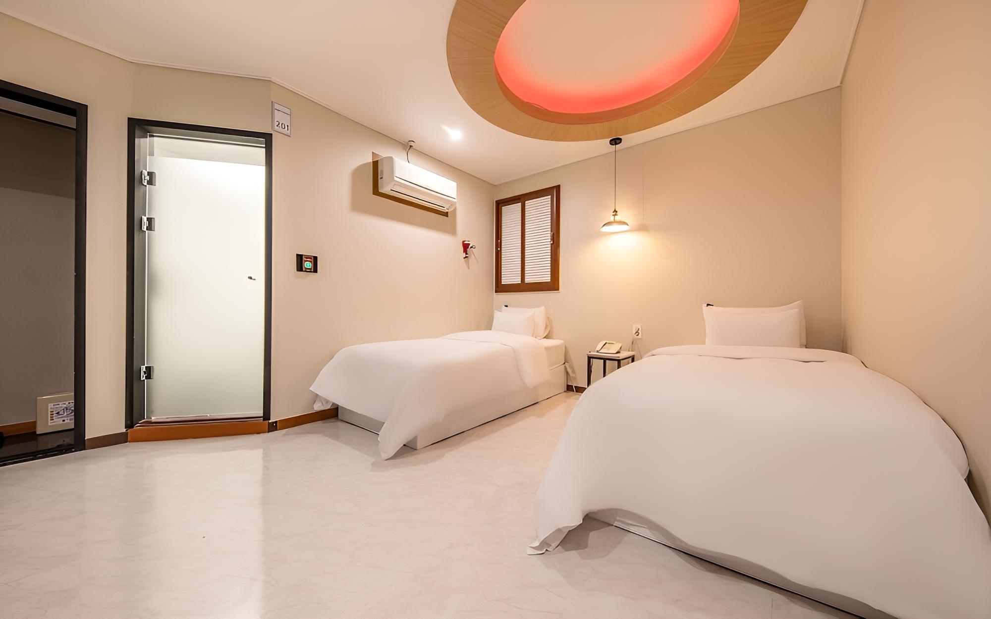 Jecheon Cats Hotel
